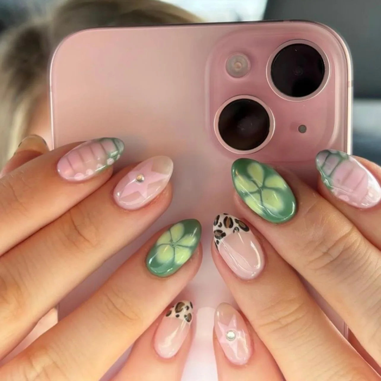 YADORNOS 24-Delers Blomsterdesign Press-On Negler