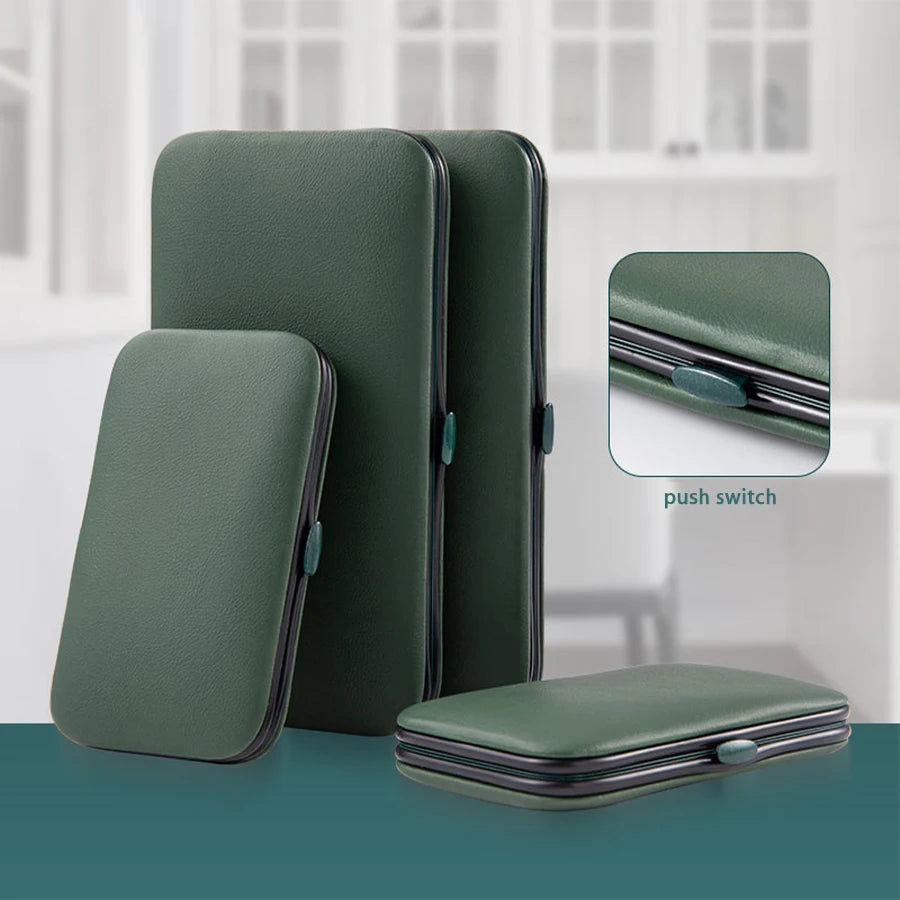 Grønt Manikyrsett med Lær Etui – Profesjonell 6–18-Delers Negle- og Fotpleiepakke